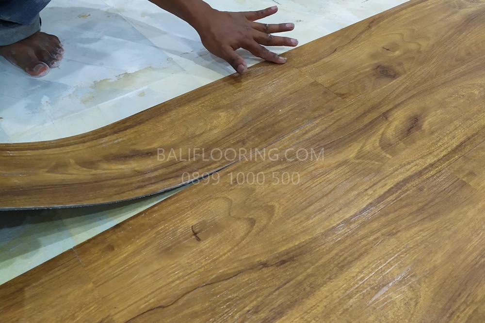 Jasa Pemasangan vinyl lantai di Bali